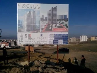 Şantiye ve inşaat tabelaları